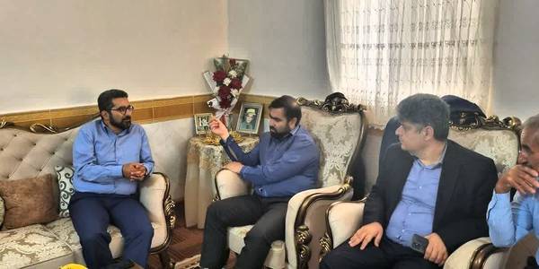 دیدار مهندس رضا باقری اصل معاون وزیر ارتباطات با آقازیارتی فرماندار شهرستان فراهان