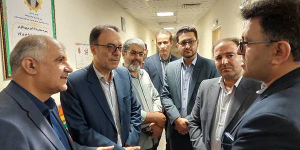 بازدید نمایندگان حوزه انتخابیه اراک، خنداب و کمیجان از تنها بیمارستان شهرستان خنداب