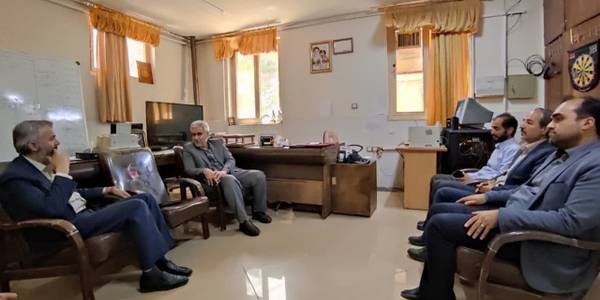 فرماندار و مدیر کل آموزش و پرورش استان از اردوگاه امام خمینی (ره) خمین بازدید کردند