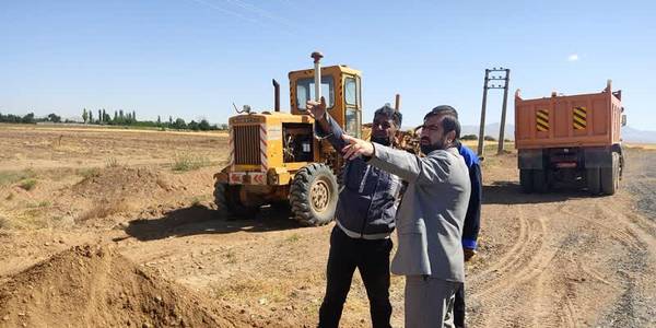 بازدید آقازیارتی فرماندار شهرستان فراهان از روند آماده سازی جشن بزرگ تیرگان