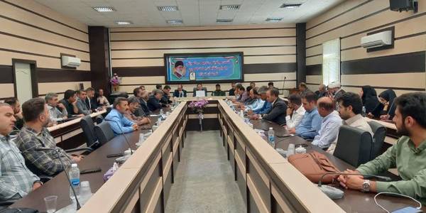 همایش دهیاران و اعضای شورای اسلامی شهرستان خنداب با موضوع انتخابات