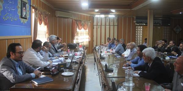 اولین جلسه آموز شی نمایندگان فرماندار و بخشدار در شعب اخذ رای شهرستان خمین برگزار شد