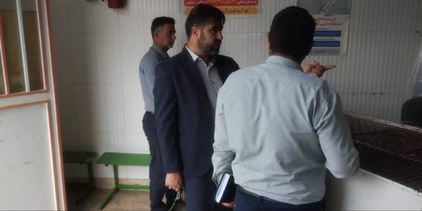 بازدید سرزده آقازیارتی فرماندار شهرستان فراهان به همراه بازرسین اتاق اصناف و شبکه بهداشت و درمان از تعدادی از واحدهای صنفی خبازی شهر تلخاب