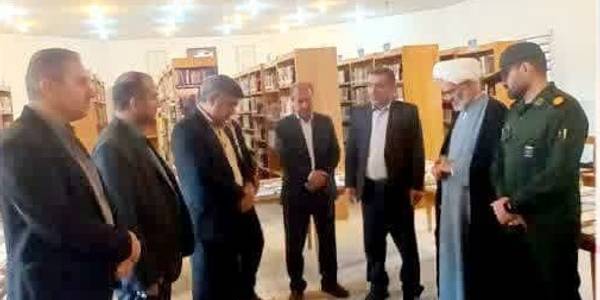 افتتاح نمایشگاه کتاب در هفته ی فرهنگی