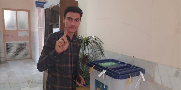 حضور مردم شریف شهر تلخاب پای صندوق های رأی