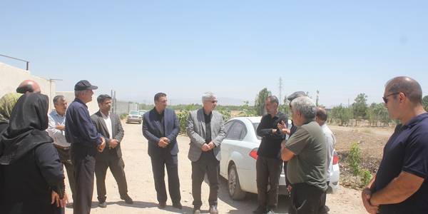 فرماندار از محله شاهین و روستای میشیجان علیا شهرستان خمین بازدید کرد