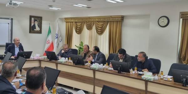 مسائل حوزه منابع آب. انرژی و بازچرخانی پساب در استان مرکزی با حضور وزیر نیرو بررسی شد.