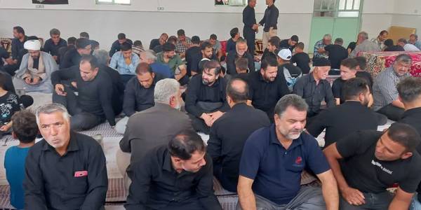 حضور آقازیارتی فرماندار شهرستان فراهان در اجتماع حسینی عزاداران روستای زنگارک