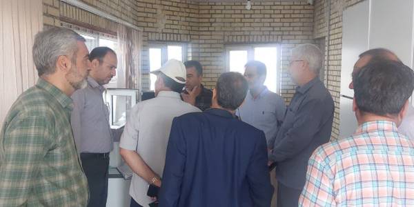 فرماندار و مدیران کل غله و تعاون روستایی استان از مراکز خرید گندم در شهرستان خمین بازدید کردند