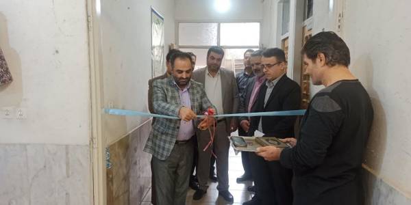 نمایشگاه آثار مهارت آموزان فنی و حرفه‌ای و هنرمندان شهرستان محلات افتتاح شد.