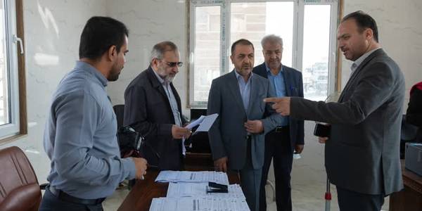 بازدید میدانی استاندار مرکزی بر روند خرید تضمینی گندم 

🔹دکتر مخلص‌الائمه  روز شنبه ۱۳ مرداد با حضور در یکی از مراکز خرید تضمینی گندم در شهرستان اراک، آخرین وضعیت خرید و ذخیره‌سازی گندم را مورد بررسی قرار داد