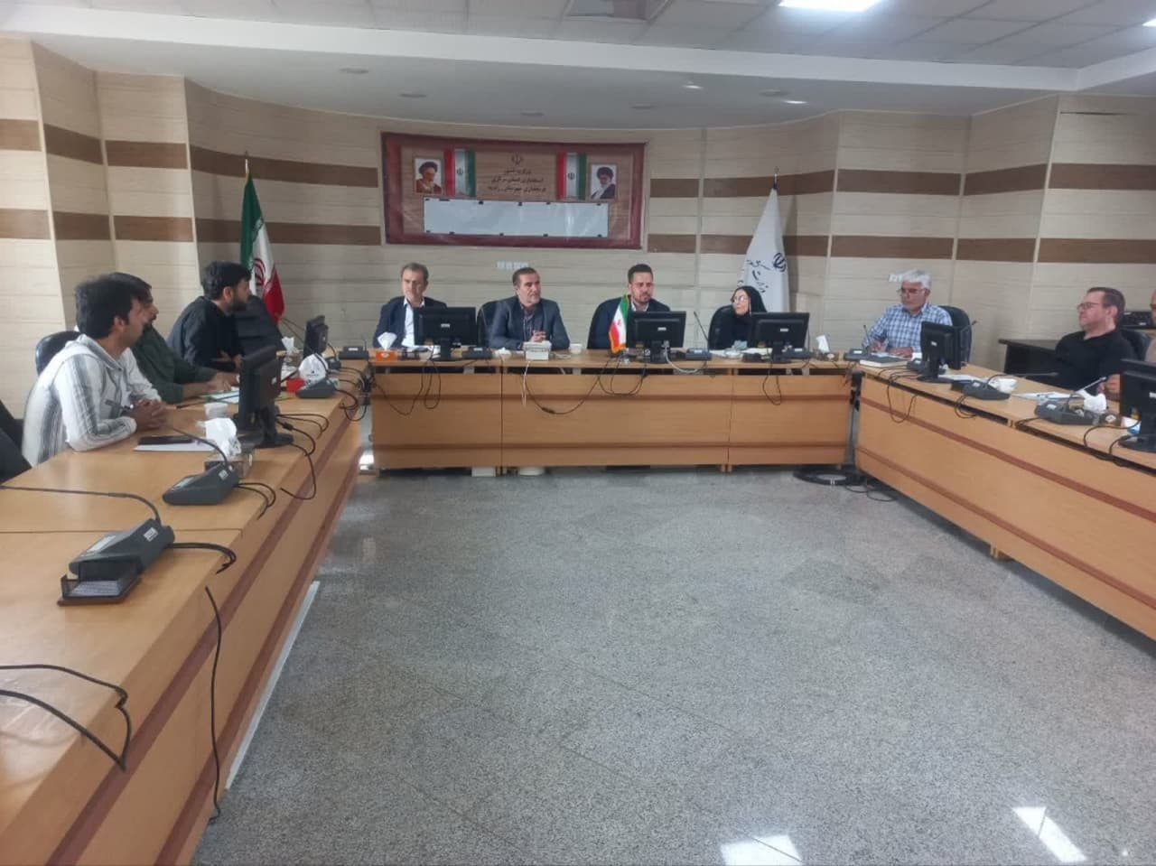 جلسه شورای آرد و نان شـهرستان