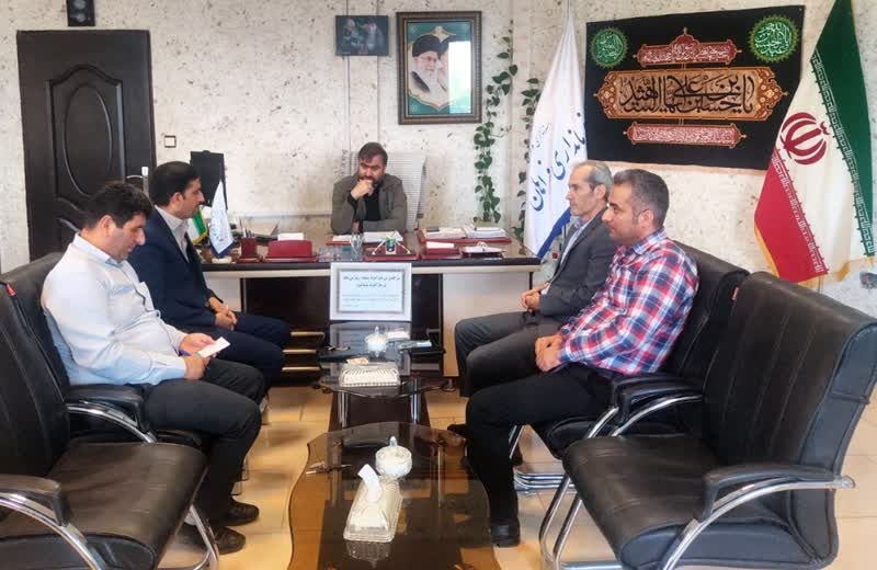 نشست آقازیارتی فرماندار شهرستان فراهان با برخی از مدیران ادارات