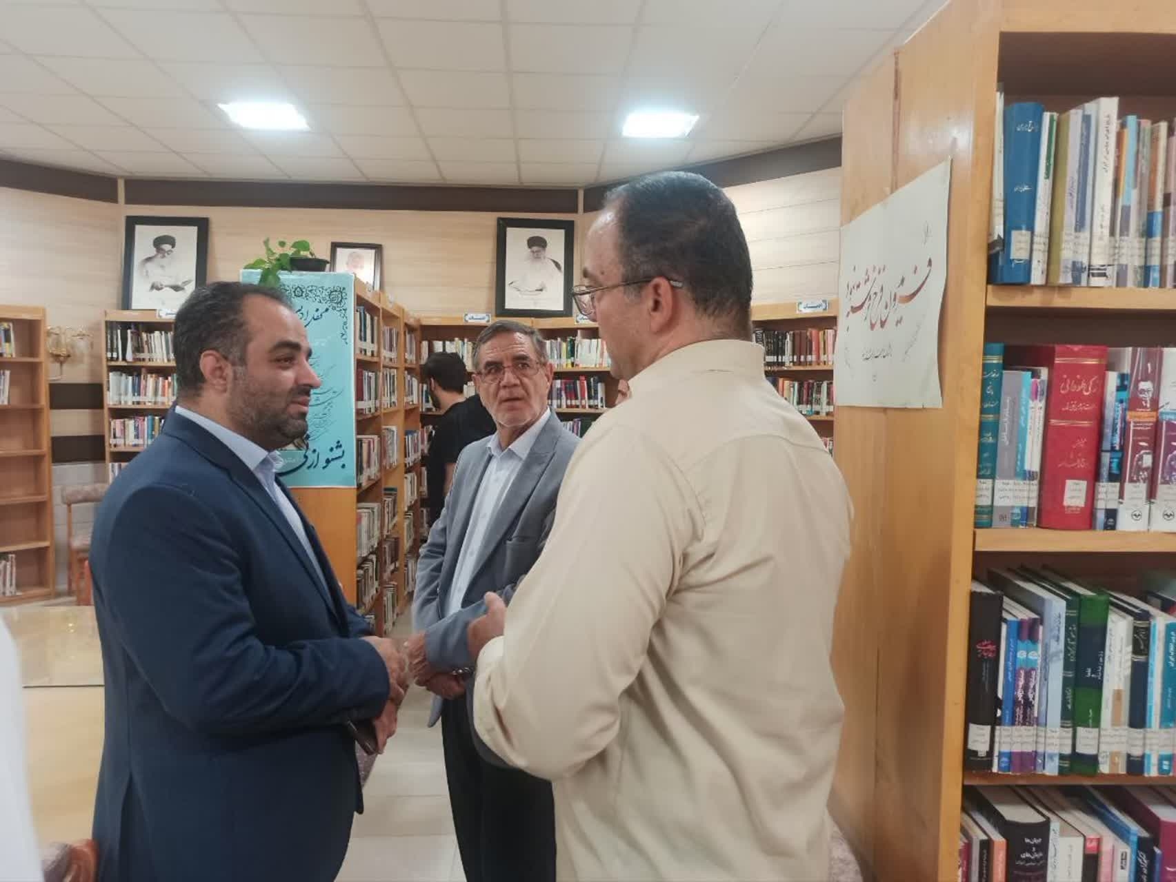 بررسی میدانی کتابخانه های عمومی محلات و نیم ور