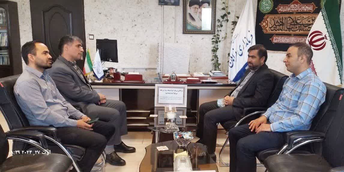 مسئولین ادارات شهرستان به مناسبت هفته دولت با آقازیارتی فرماندار شهرستان فراهان دیدار نمودند