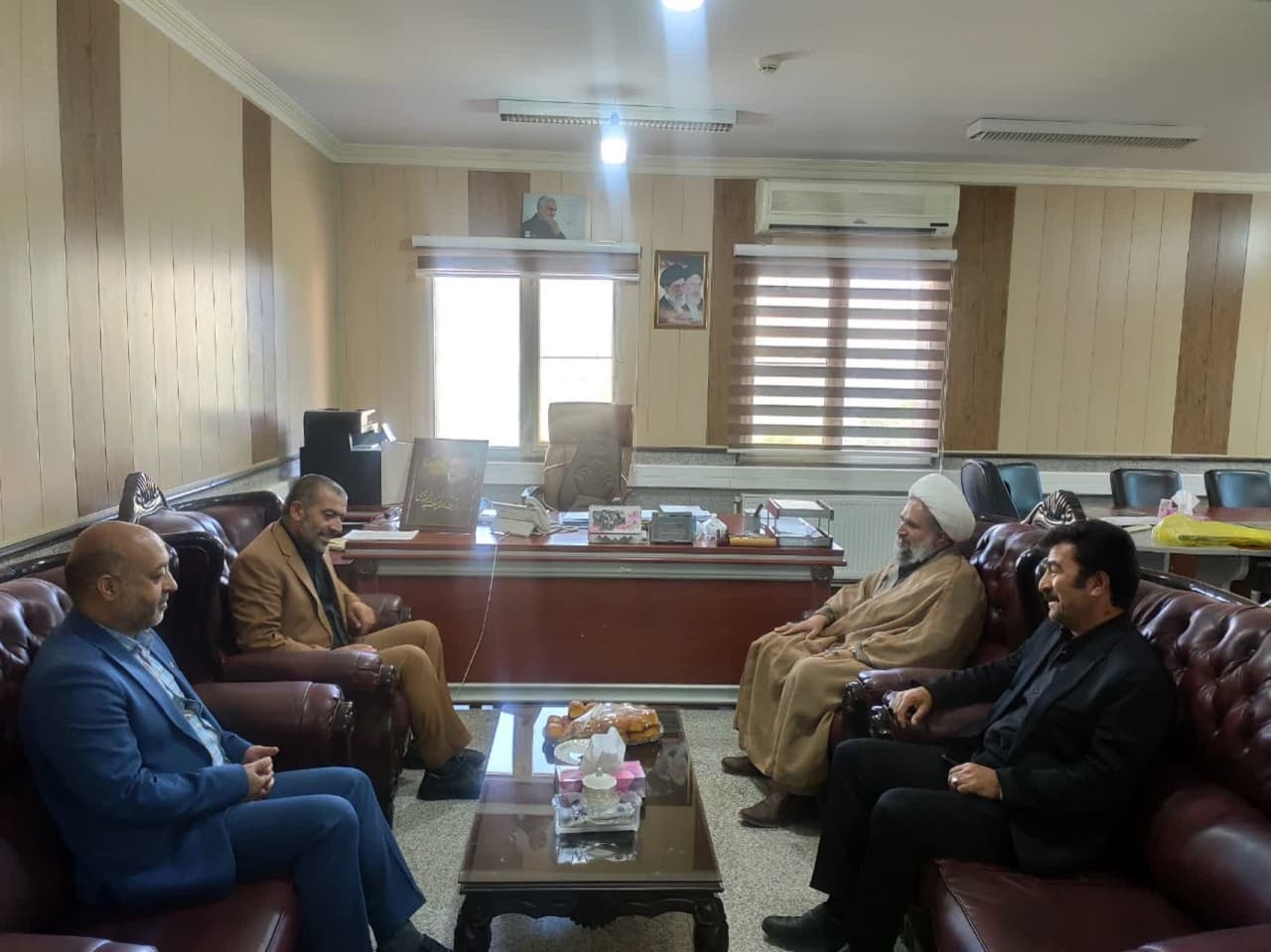 دیدار امام جمعه با فرماندار به مناسبت هفته دولت