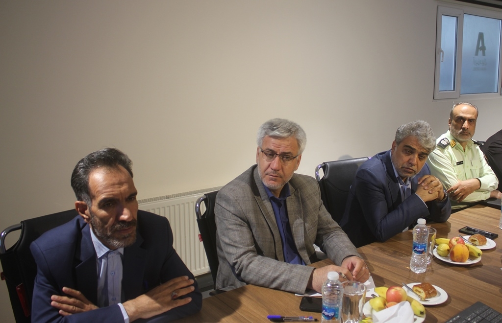 نشست بررسی مسائل و مشکلات شرکت آرین پارس موتور خمین برگزار شد