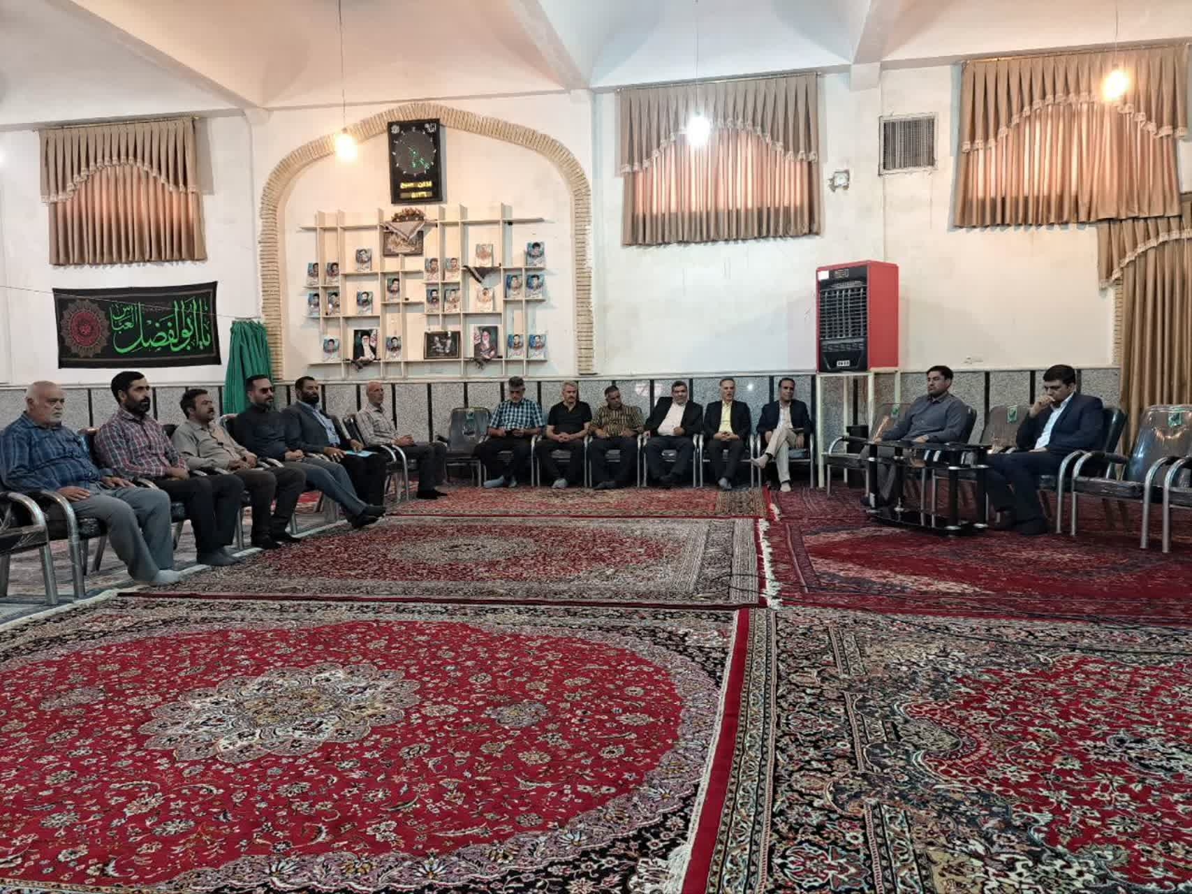 جلسه بررسی مشکلات روستاهای اطراف تالاب میقان