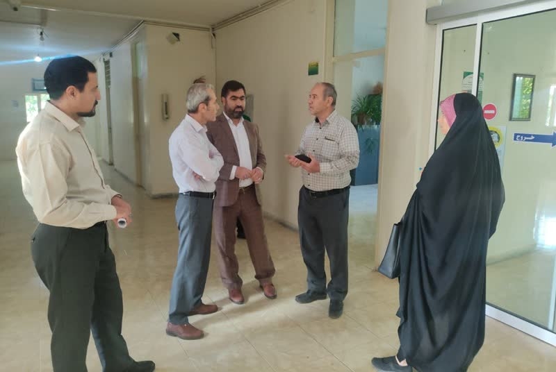 بازدید سرزده آقازیارتی فرماندار شهرستان فراهان از اداره جهاد کشاورزی شهرستان