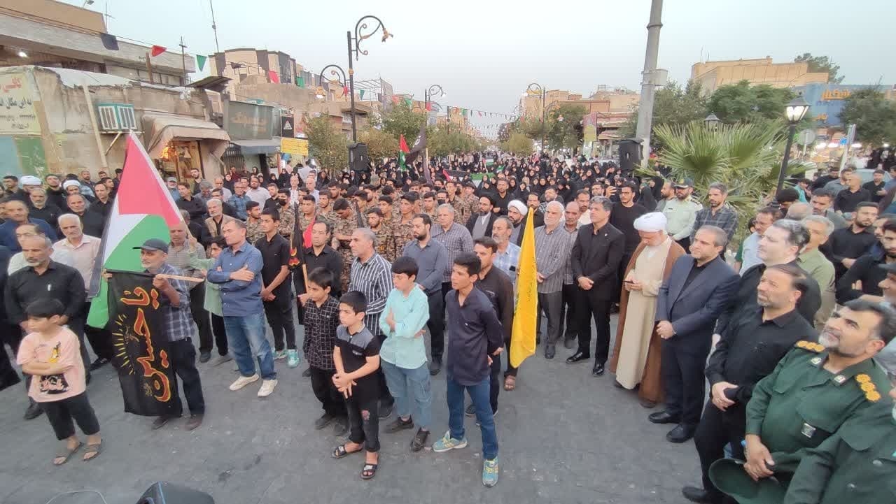 تجمع مردمی برای محکومیت ترور رئیس دفتر سیاسی حماس و مجاهد مقاومت فلسطین شهید اسماعیل هنیه در پیاده‌راه امام خمینی(ه) ساوه