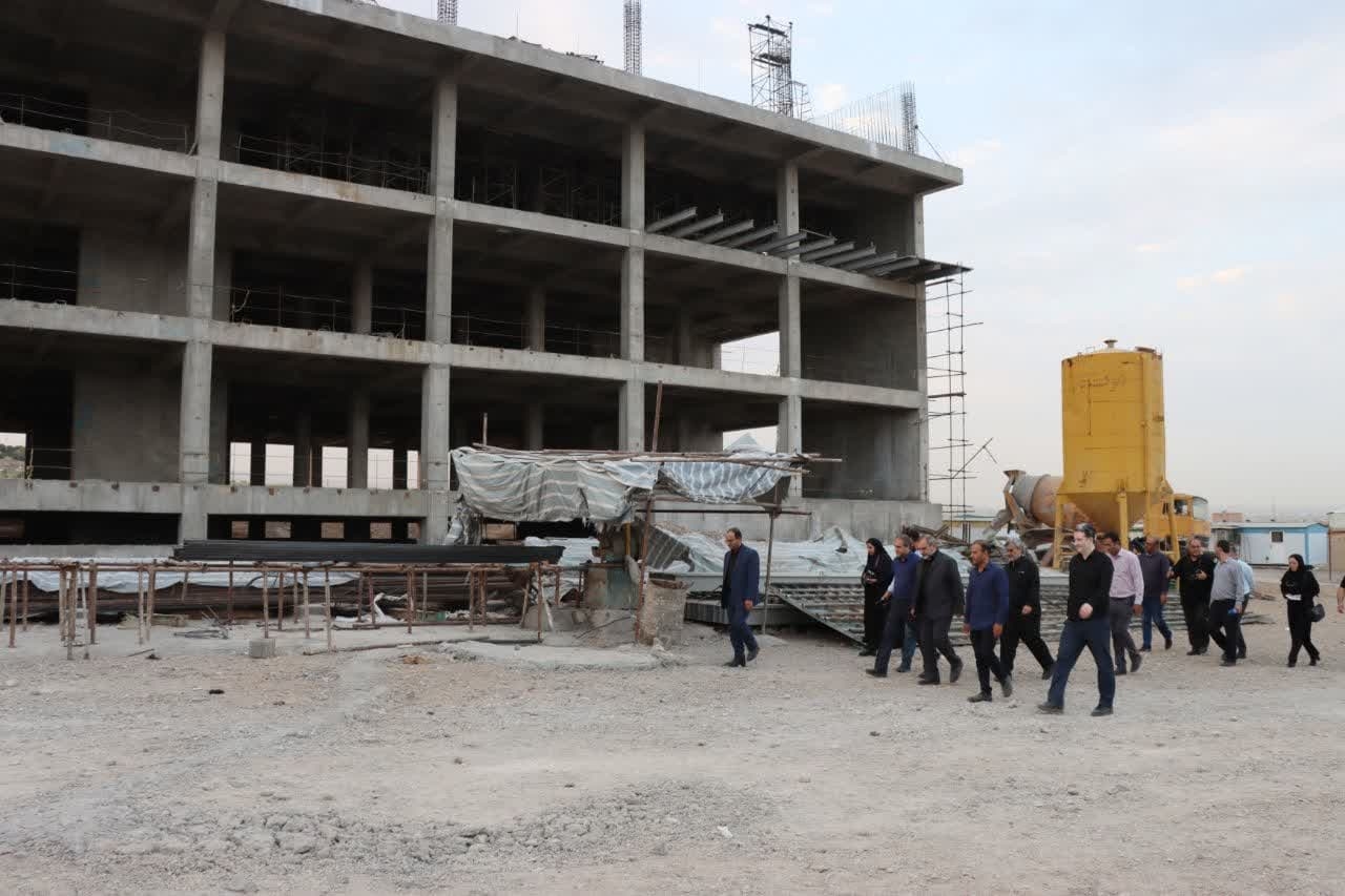 بازدید از روند احداث بیمارستان ۲۵۰ تخت‌خوابی آموزشی دولتی ساوه