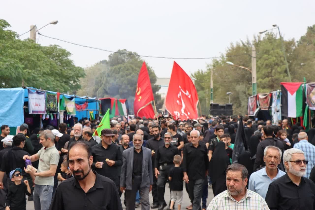 دلدادگان حسینی/پیاده روی حرم تا حرم به مناسبت اربعین حسینی علیه‌السلام