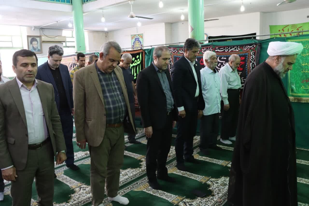 گرامیداشت هفته دولت/حضور معاون استاندار و فرماندار ویژه شهرستان ساوه در مسجد قدس ساوه