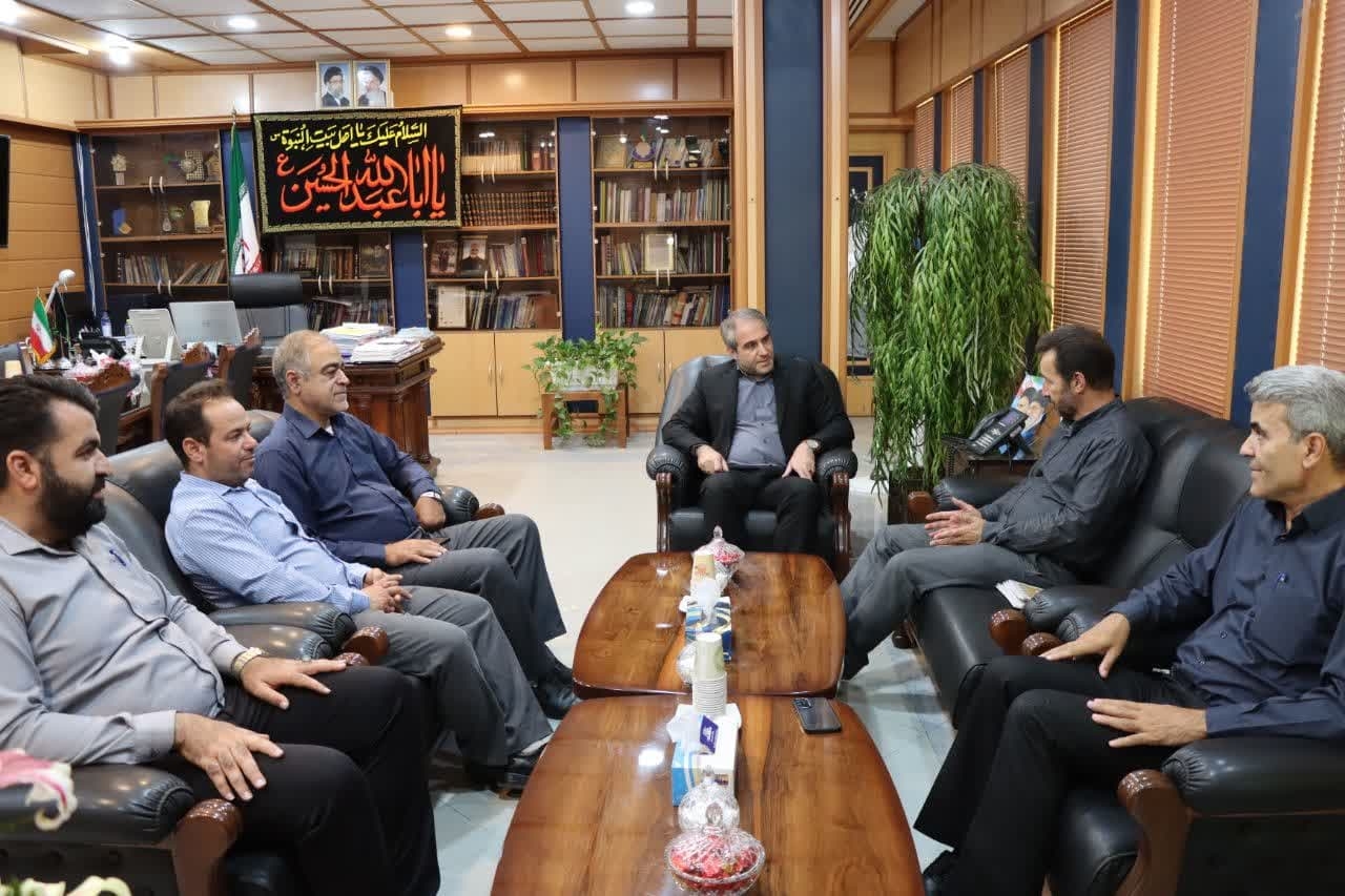 دیدار رئیس و اعضای شورای اسلامی شهر و شهردار غرق آباد با معاون استاندار و فرماندار ویژه شهرستان ساوه