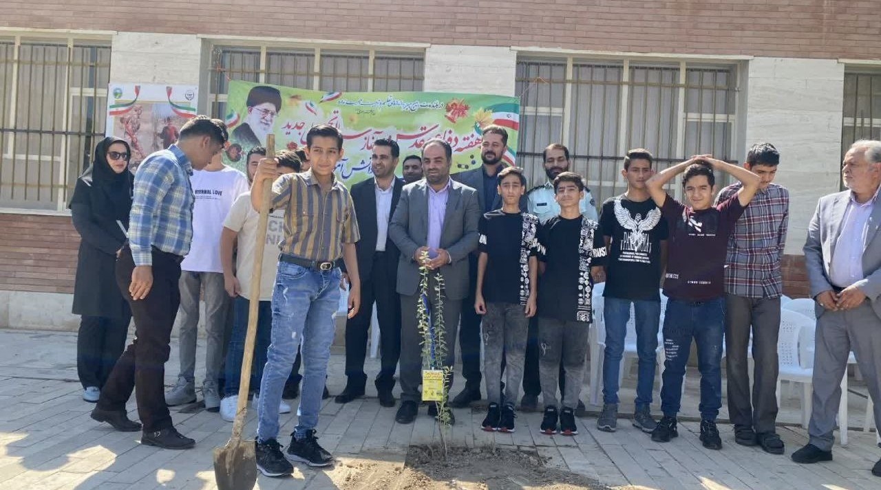 مراسم پویش نهال مهر در شهر نیم‌ور برگزار شد.