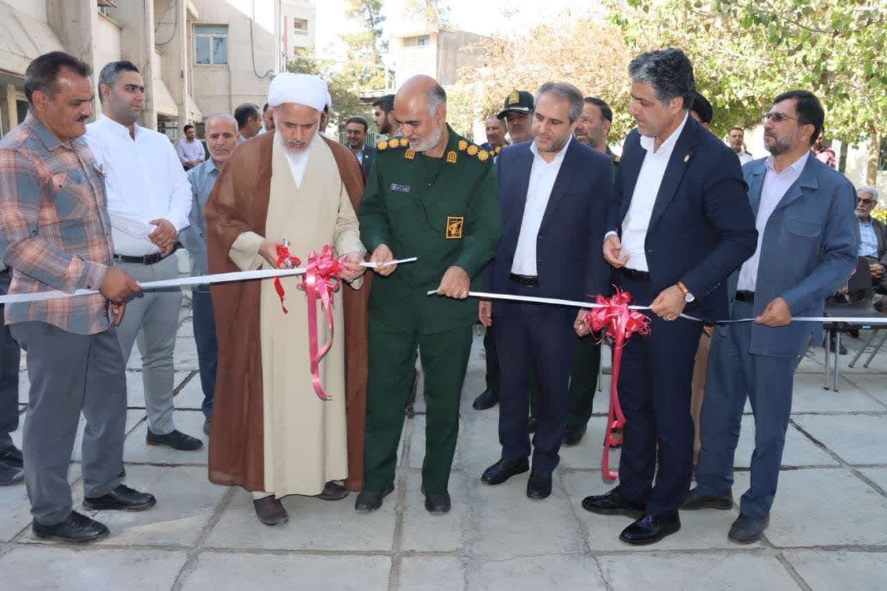 افتتاح نمایشگاه دفاع مقدس در شهرداری ساوه