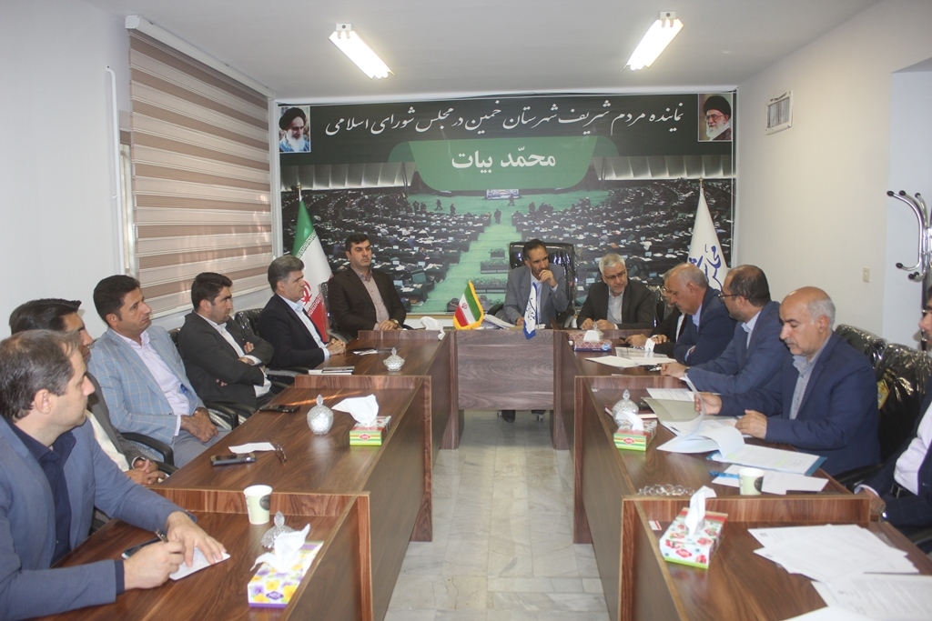 نشست بررسی مسائل و مشکلات حوزه راه و شهرسازی و راهداری و حمل ونقل در شهرستان خمین برگزار شد