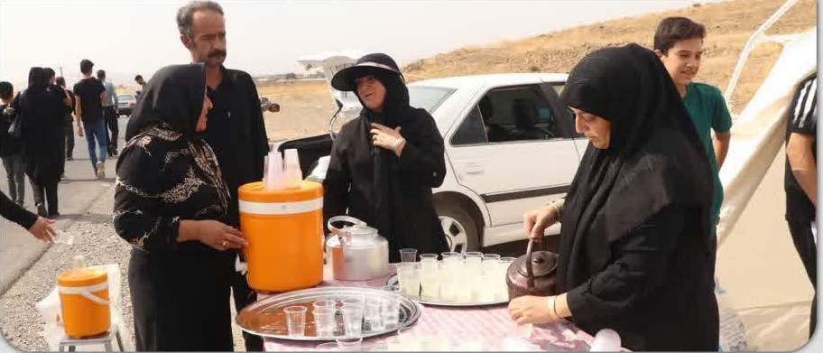 جلوه ای  از ویژه برنامه همایش پیاده روی اربعین عاشقان حسینی و دلدادگان  کربلا در شهرستان کمیجان