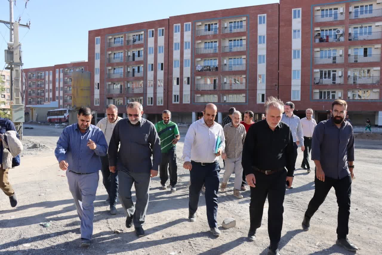 بازدید میدانی از  پروژه‌های درحال بهره‌برداری ۱۸۴۸ واحد مسکونی طرح نهضت ملی مسکن در ساوه