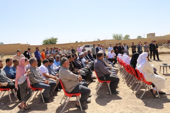 🌀تقدیر فرماندار کمیجان از خیرین مدرسه ساز؛ برگزاری آئین کلنگ زنی مدرسه ۱۲ کلاسه خیر ساز در شهر میلاجرد