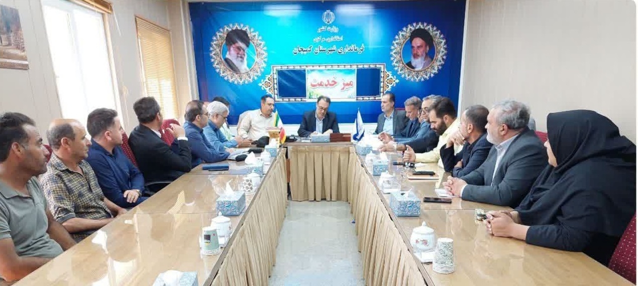 حضور دکتر نادرقلی ابراهیمی نماینده مردم شریف اراک، کمیجان و خنداب در میز خدمت شهرستان کمیجان