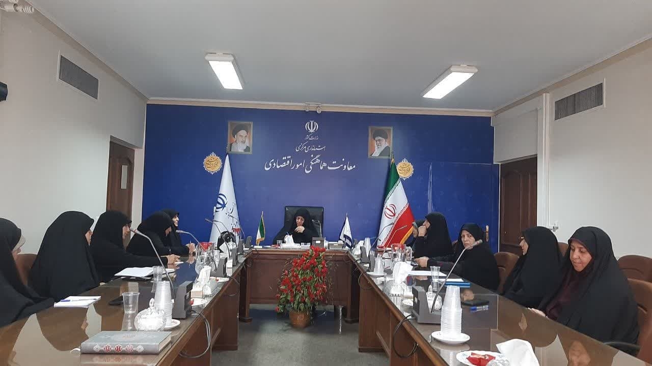 جلسه تبیینی با موضوع نحوه مشارکت زنان استان در کمک به جبهه مقاومت به ریاست مفتح زاده مدیرکل امور زنان وخانواده و با حضور اعضا درمحل استانداری تشکیل گردید .
یکشنبه ۲۲مهر۱۴۰۳