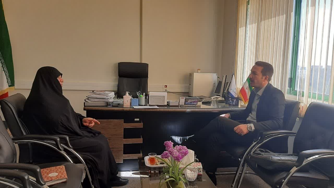 نشست مفتح زاده مدیر کل امور زنان وخانواده استانداری با آقای روشن مدیر موسسه موج آرامش وامیددرخصوص کاهش آسیبهای اجتماعی،آموزشهای پیش از ازدواج جوانان و ارائه مشاوره با هدف تحکیم خانواده در محل دفتر تشکیل گردید.
دوشنبه ۲۳مهر ۱۴۰۳