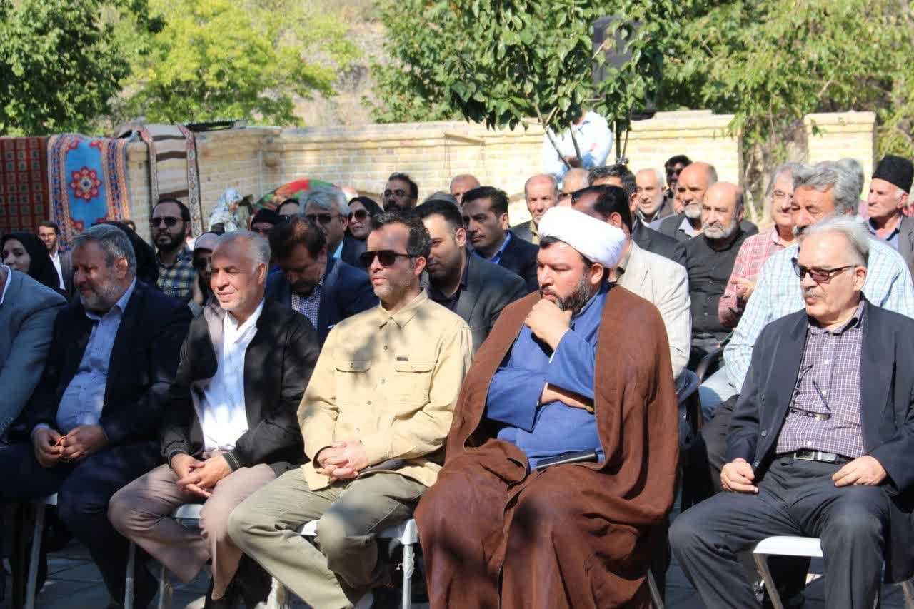 برگزاری همایش گرامیداشت روز ملی روستا و عشایر بخش مرکزی شهرستان ساوه