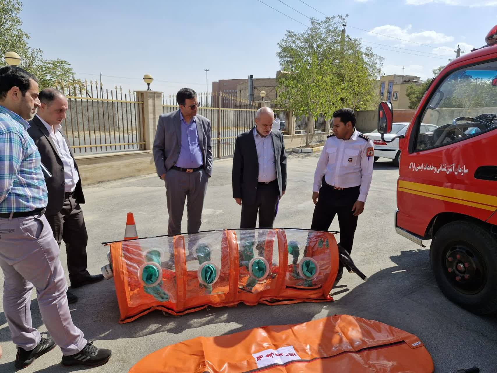 بازدید پزشگ نیا مدیرکل محترم پدافند غیر عامل به اتفاق هیئت همراه و سردار شاهوردیان مشاور محترم رئیس سازمان پدافند غیر عامل کشور از تجهیزات مقابله با تهدیدات شیمیایی شهرداری اراک.