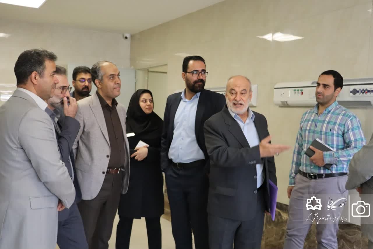 بازدید پزشگ نیا مدیرکل محترم پدافند غیر عامل به اتفاق هیئت همراه و سردار شاهوردیان مشاور محترم رئیس سازمان پدافند غیر عامل کشور از بیمارستان امیرالمومنین اراک.