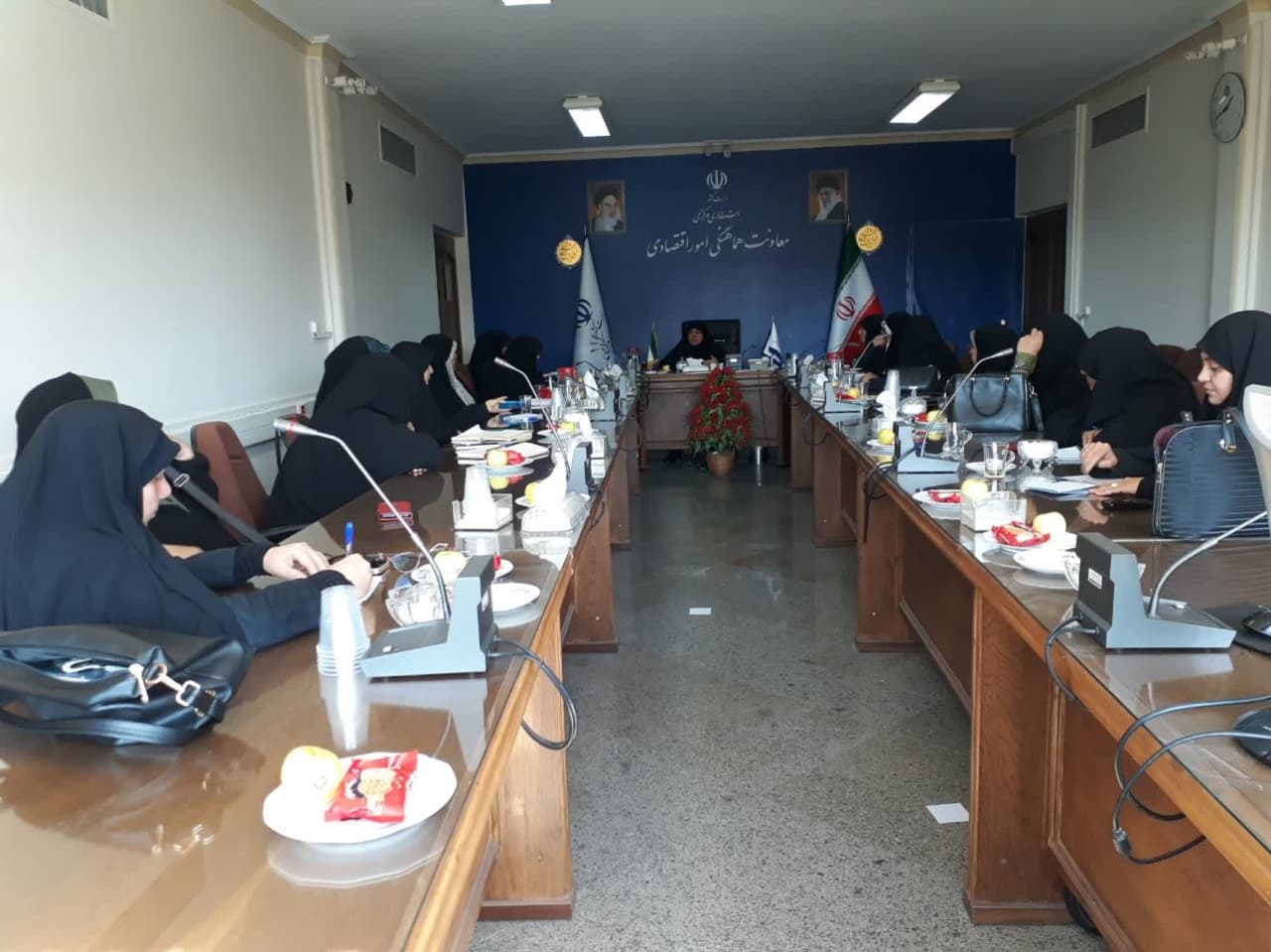 سومین نشست تبیینی باموضوع نحوه مشارکت زنان استان درکمک به جبهه مقاومت به ریاست مفتح زاده مدیرکل امور زنان وخانواده و باحضور اعضا در محل استانداری تشکیل گردید .
✔️تشکیل  چارت ستاد بانوان و ضرورت حضور افراد موثر و کارآمد بخصوص جوانان در این ستاد و سخنرانی غفاری مسئول بسیج جامعه زنان پیرامون مسائل روز و لزوم حمایت از جبهه مقاومت از مهمترین موارد مطرح شده در نشست مذکور بود .
پنج شنبه ۲۶مهر۱۴۰۳