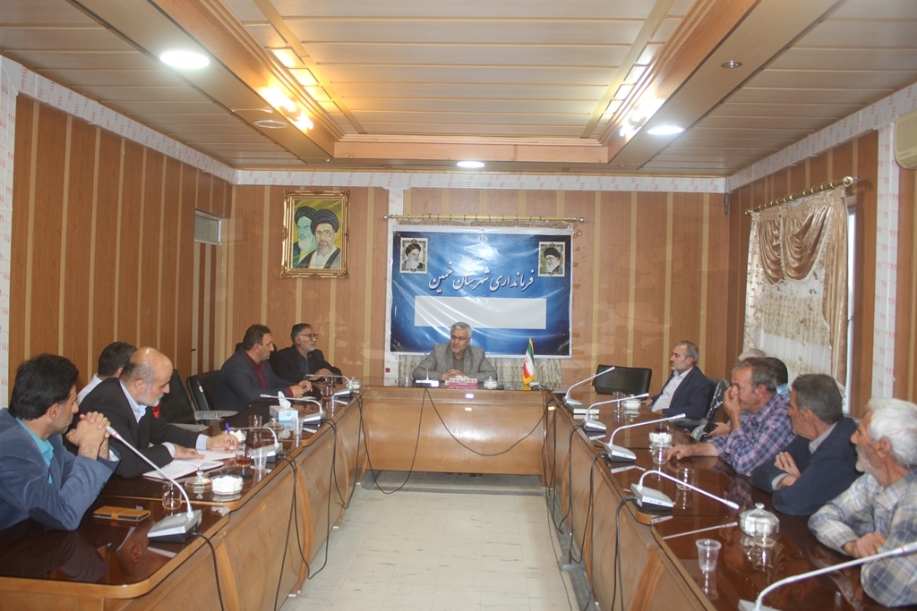 نشست بررسی مسائل و مشکلات روستای قیاپا شهرستان خمین برگزار شد