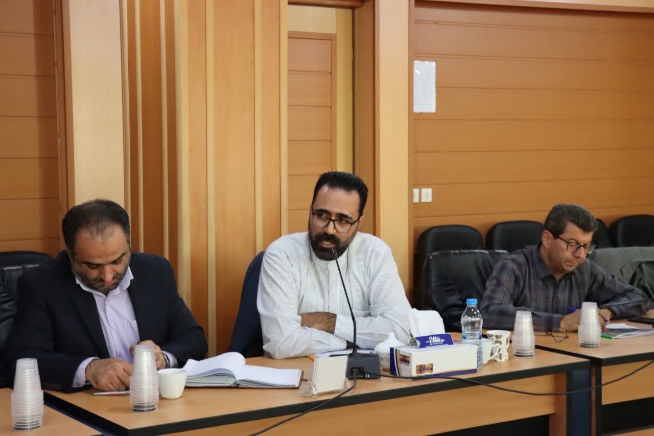 جلسه همایش فرمانداران شهرستانهای استان در شهر ساوه به ریاست دکتر مخلص‌الائمه با حضور پزشک نیا مدیرکل محترم پدافند غیرعامل و جمعی از مدیران و سایر اعضا برگزار شد.