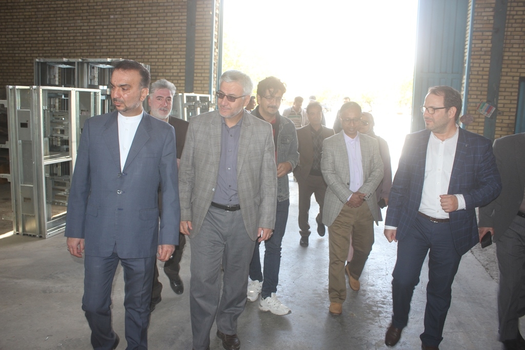 سفیر کشور بنگلادش در ایران از تعدادی از صنایع شهرستان خمین بازدید کرد