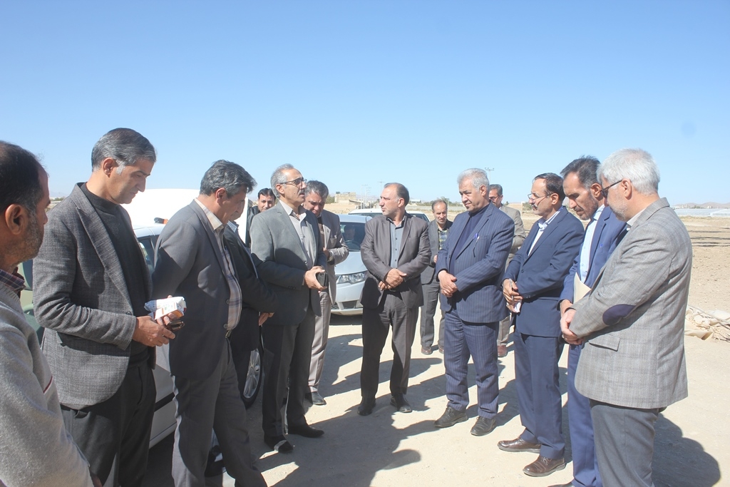 معاون وزیر جهاد کشاورزی از تعدادی از روستاهای شهرستان خمین بازدید کرد