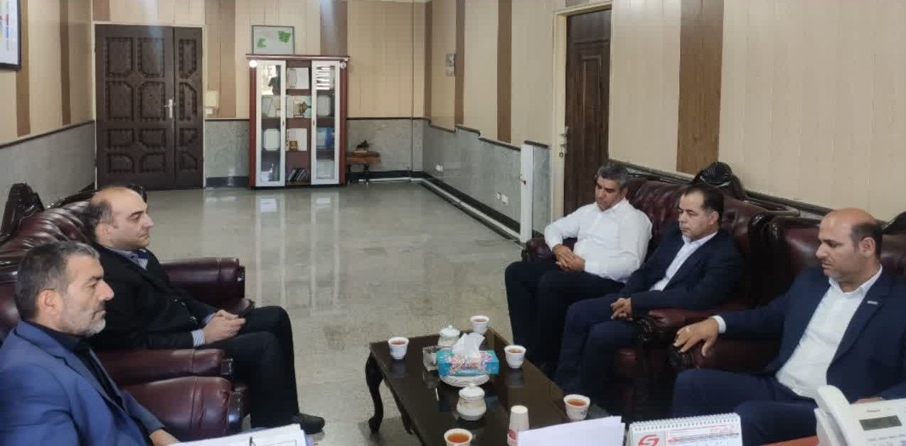 دیدار فرماندار با  مدیرعامل شرکت بیمه دی