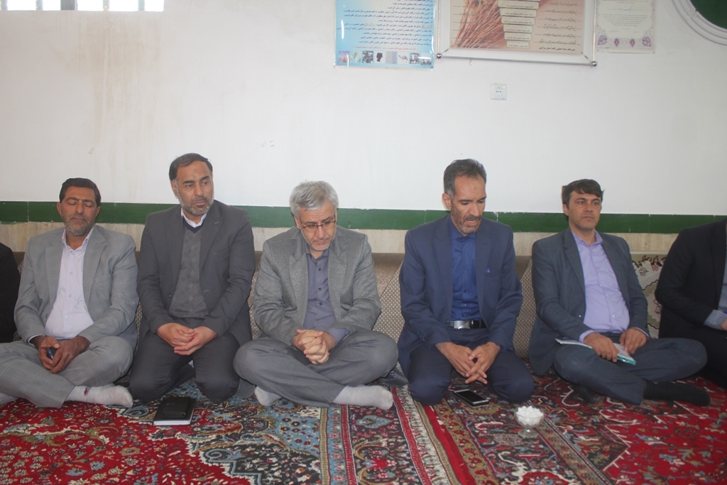 نشست بررسی مسائل و مشکلات روستاهای دهستان چهار چشمه شهرستان خمین برگزار شد