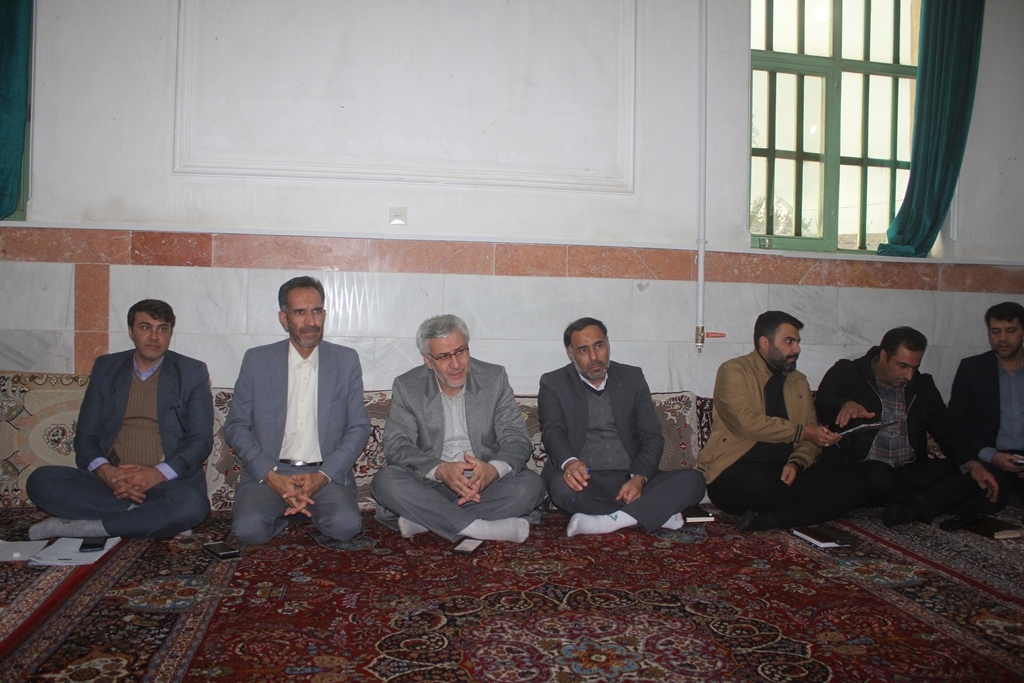 دومین نشست بررسی مسائل و مشکلات روستاهای دهستان چهار چشمه شهرستان خمین برگزار شد