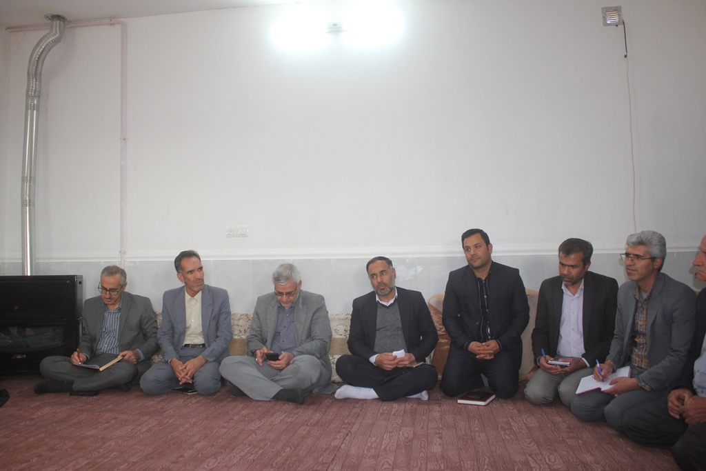 نشست بررسی مسائل و مشکلات روستاهای دهستان خرمدشت شهرستان خمین برگزار شد