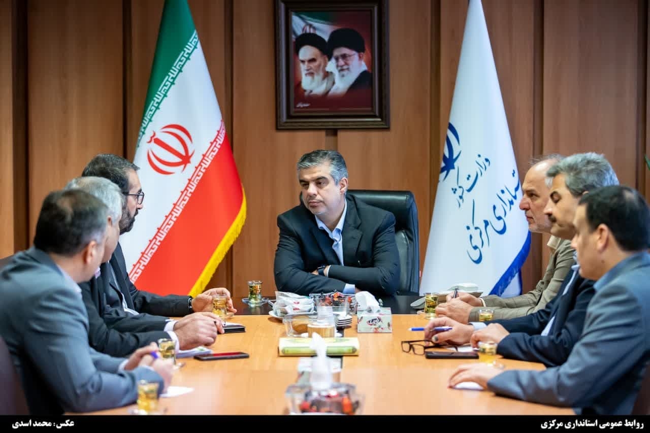 استاندار مرکزی: مصرف مازوت در نیروگاه شازند قطع شد/ برنامه‌ریزی برای مدیریت مصرف برق